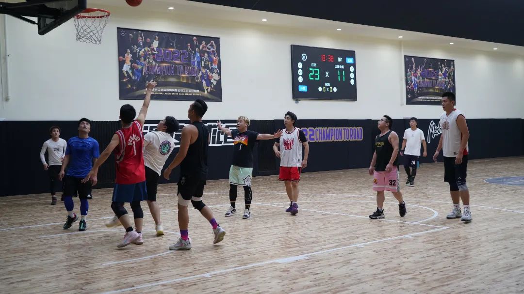 以球會友——匹克&天娛數科籃球友誼賽(圖1) 以球會友——匹克&天娛數科籃球友誼賽(圖1)